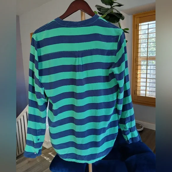 Equipment Femme Cabana Silk Long Sleeve Striped Button down Shirt Size M - Picture 3 of 11